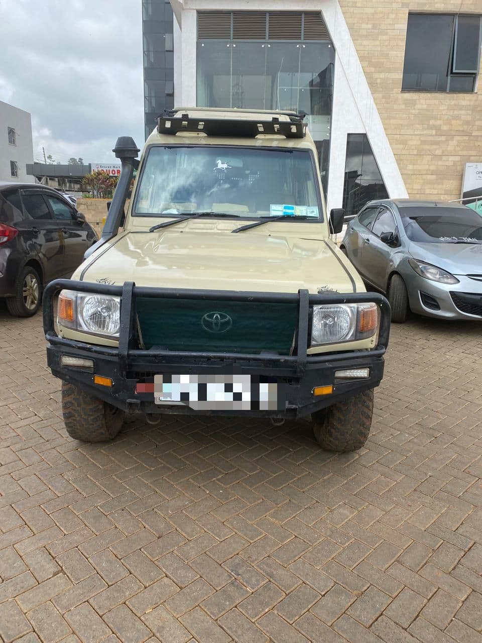 Land Cruiser Tour Van view 3