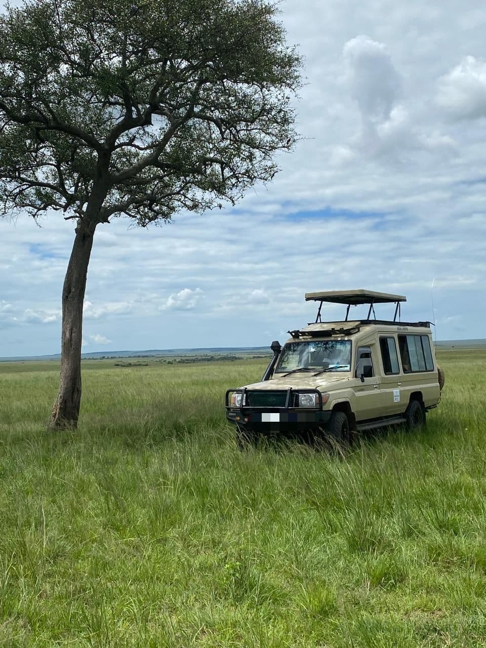 Land Cruiser Tour Van exterior