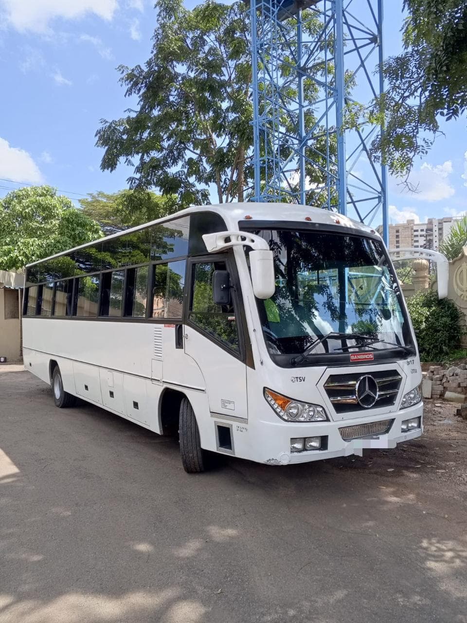 Mercedes Bus 33-Seater exterior