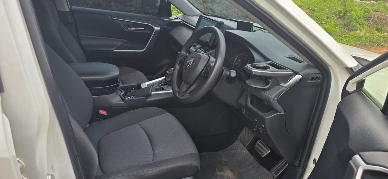 Toyota RAV4 view 3